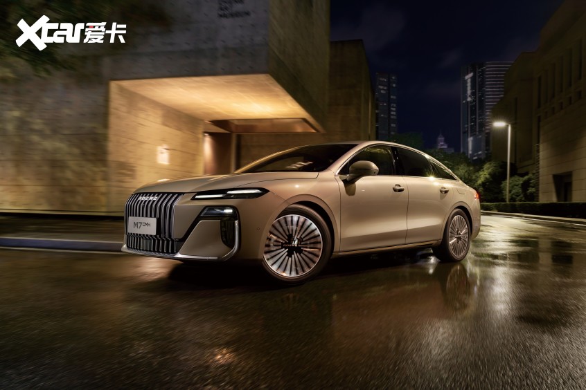 荣威M7不到9万，续航更长，还送一个“豆包AI”