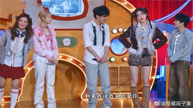 孟子义唱歌名场面 周传雄夸赞很好听，周深：小刚老师太会做人了