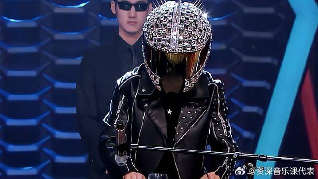 李荣浩也上蒙面？表演敲杯子独奏，巫启贤惊呆