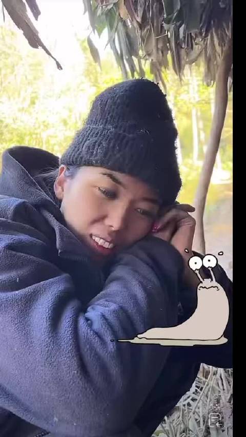 冷美人杨朝芹荒野求生赛食用鼻涕虫引健康担忧