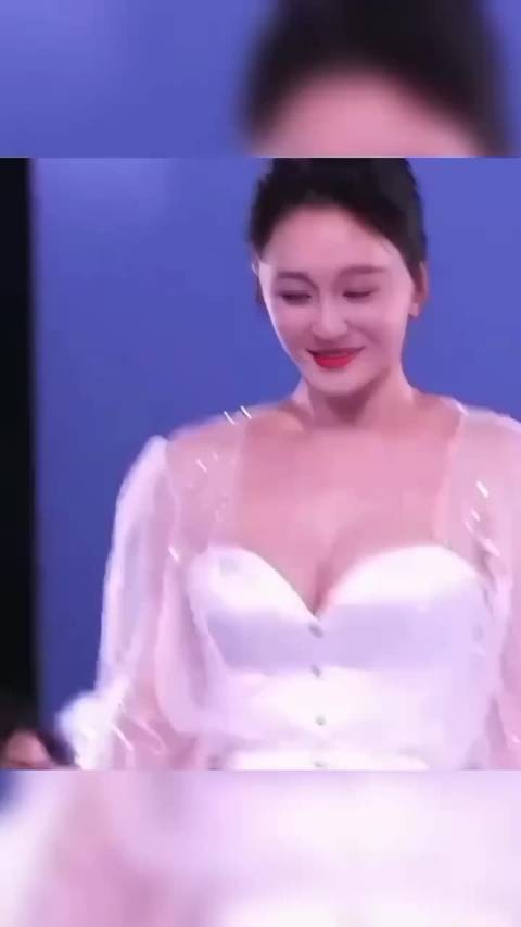 李小冉，好Q弹软爽的大眼睛呀