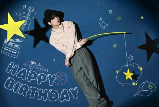 周翊然25岁生日白衣古装造型曝光