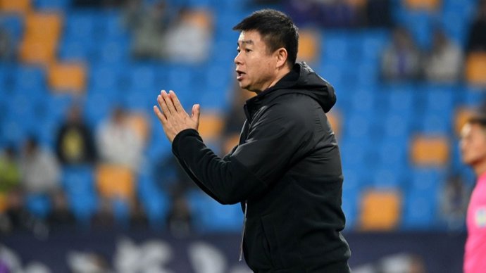 津门虎两次“送礼”！王献均手球送点，罗斯巨大失误，申花笑纳大礼