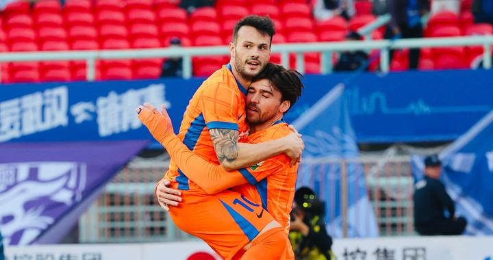 山东泰山收官战狂扫三镇，卡扎伊什维利梅开二度仍丢金靴