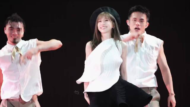 不好多看看王心凌演唱会 太高清了，太美了吧