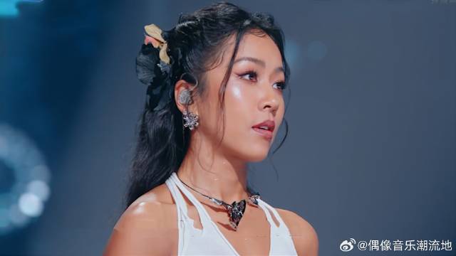 吉克隽逸唱完，无伴奏原声一出，鉴音团秒变夸夸团！