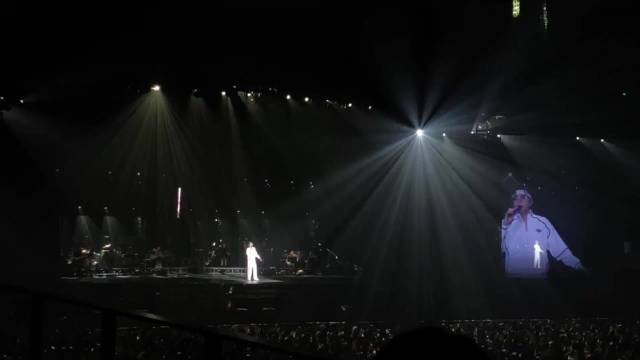 颜人中成都演唱会《夏夜最后的烟火》，你的眼睛比海辽阔