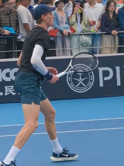 “我的正手鞭打你还没看会么”网球辛纳微博兴趣创作计划﻿小牛虻基地分享