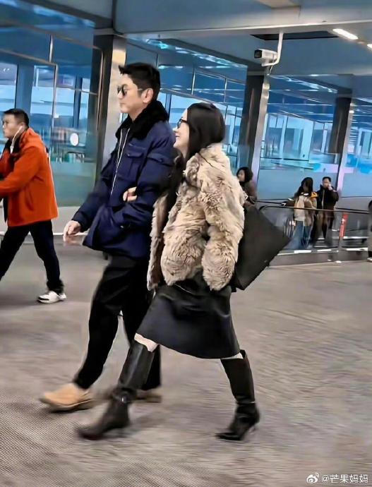 霍思燕回应网友对比李湘，称愿为杜江对全世界翻脸