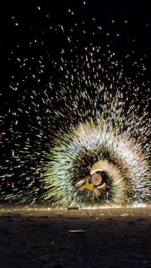 今年第二次看打铁花了 相当nice~ 捷途的活动还蛮丰富的喔