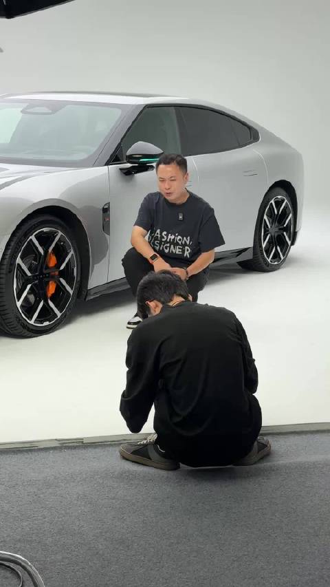 之前拍摄小鹏P7➕的视频碎片， 吴颖工作的样子是最有魅力的，不接受反驳