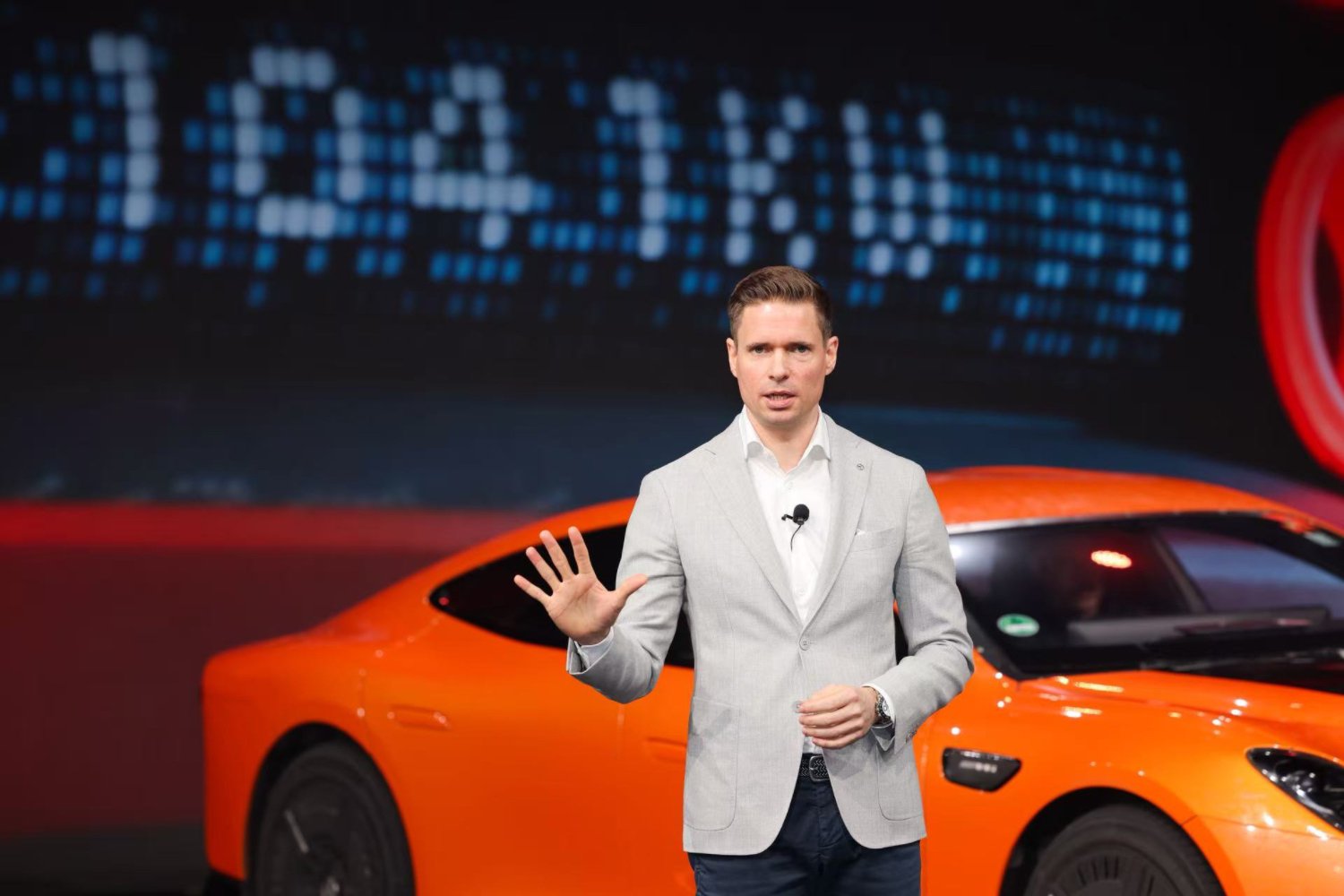 广州车展｜ 佟欧福：奔驰140岁 “汽车发明者”精神一次次让不可能变可能