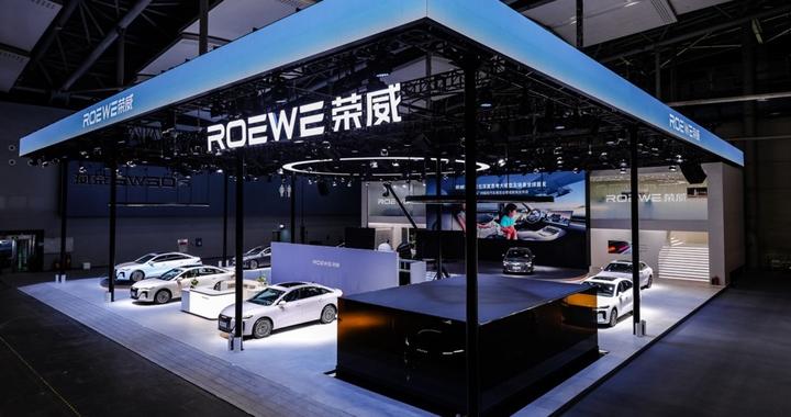 订单持续火爆！荣威M7 DMH携“活人感”AI车机登陆广州车展