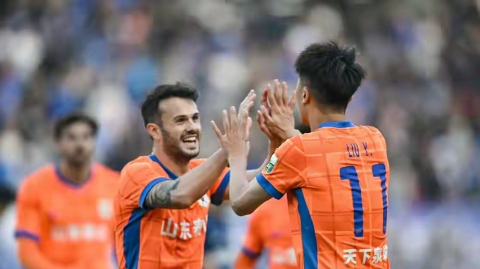 心胸狭隘！山东泰山5-1武汉引发不满，鄂媒：不该把三镇当湖北U20