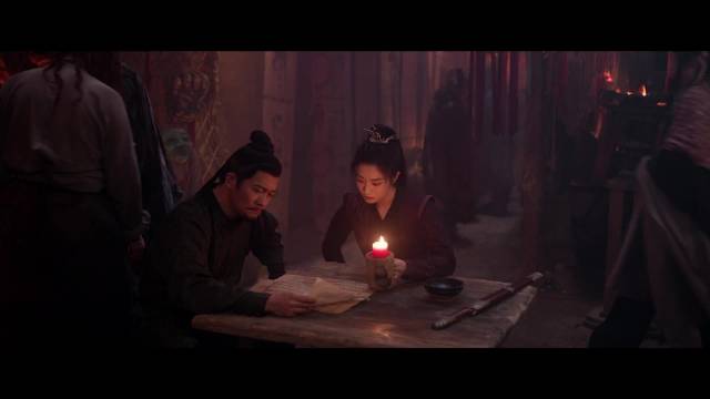 杨志刚发现命案现场连成士字图案，与孙雪宁赶往通济坊追凶