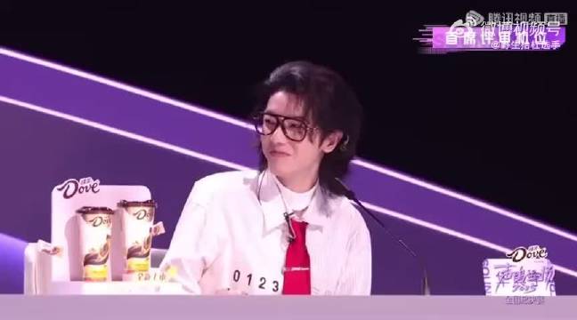 华晨宇喊话那英能不能长大，那英回怼像蜡笔小新