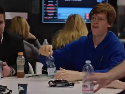 辛纳小的时候也蛮活泼的诶，跟现在气质不太一样