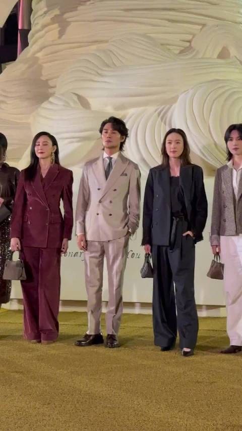 王凯、童瑶、何与下线活动同框，老钱家族亮相的味儿