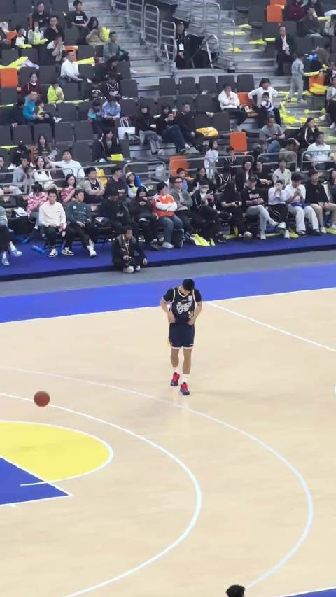 24崔永熙 广东宏远 崔永熙 广东宏远球迷嘉年华 东莞银行篮球中心广东宏远