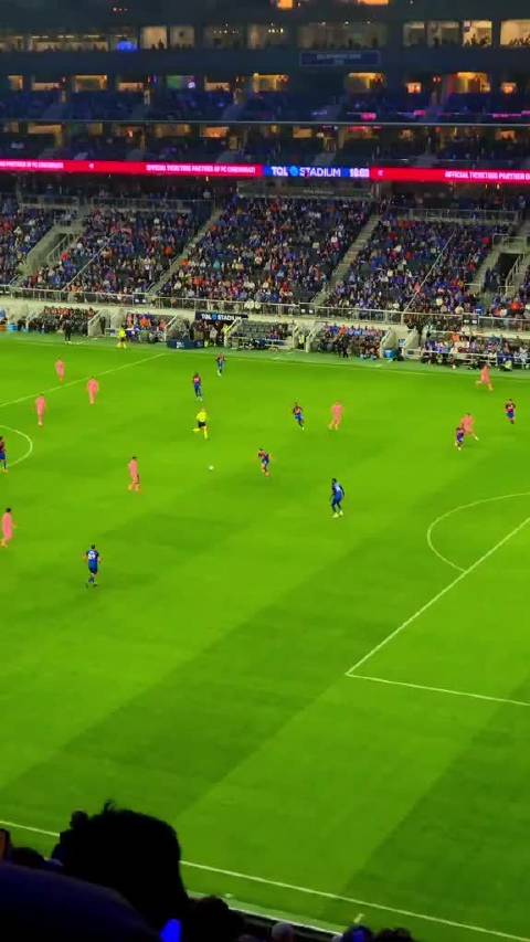 球迷视角看梅西头球破门