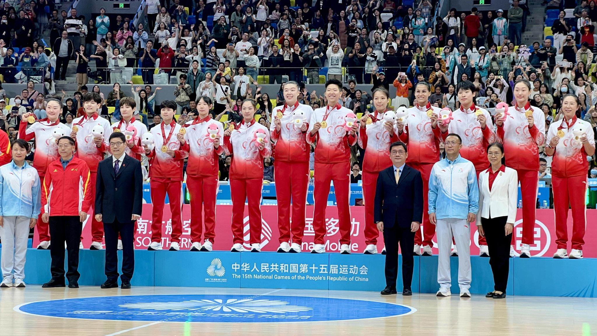 惊心动魄一战背后的血与泪 | 《全运会客厅》之郑薇解密广东女篮夺冠之路