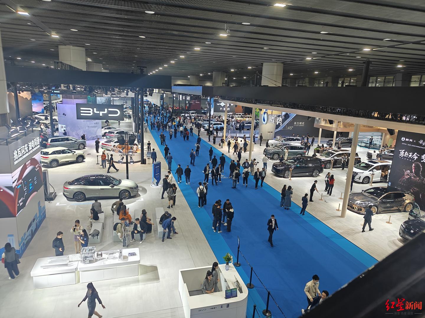 2025广州车展观察丨东道主广汽、比亚迪包馆，合资品牌反攻，纯电增程之争再起