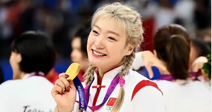 李梦决赛6中1能获千万合同？媒体人担忧P联赛前景 球迷质疑系炒作