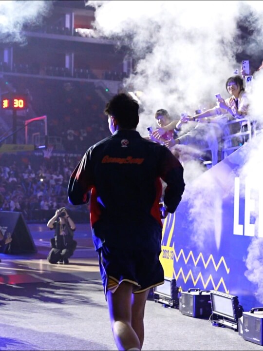 四大新援主场球员出场仪式初体验