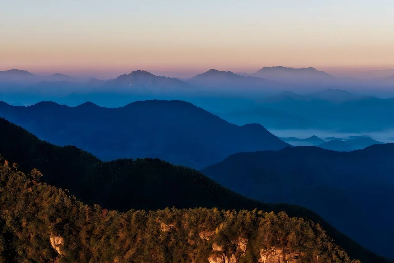 领克900·2025江浙之巅·千八越野赛鸣笛开跑