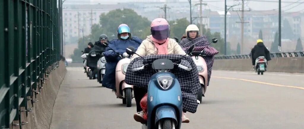 @所有骑电动车的人：这个过冬“神器”，可能真要命！