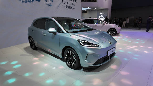 MG4半固态安芯版亮相广州车展，12月交付，限时补贴价9.98万元