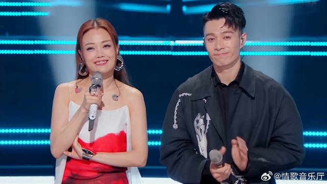 容祖儿周柏豪神仙合唱，杨宗纬都听呆了，直呼杀我！