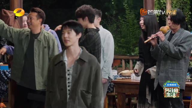 前方注意！蘑菇屋惊现“蛇”形走位！