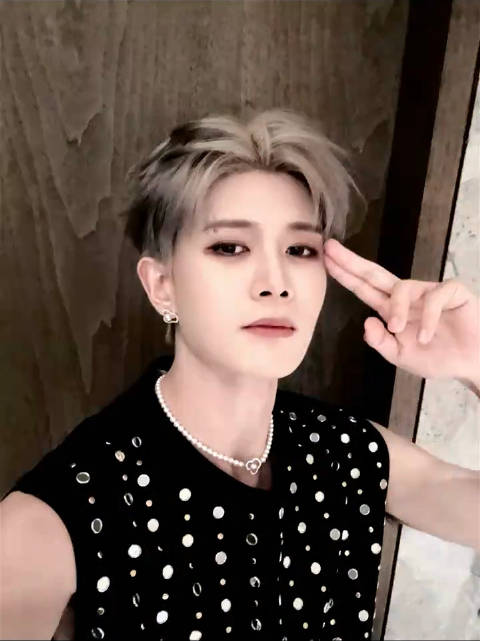 任嘉伦获微博新视界2024年度优秀演员奖