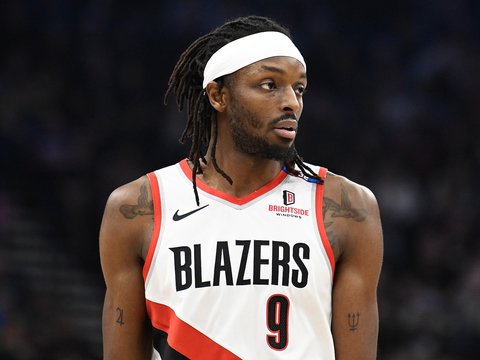 开拓者大胜雄鹿，格兰特狂砍35+4+4打疯了，杨瀚森还需努力锻炼啊