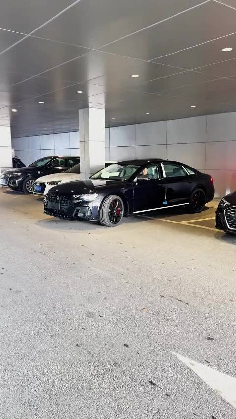 奥迪S8，无法低调，但一定不张扬！