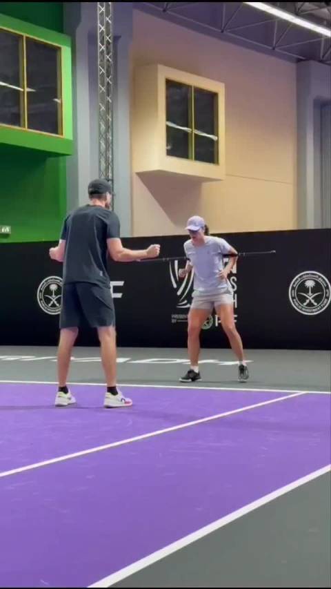 想打好网球 各项基础训练不能少 看看斯瓦泰克的日常训练项目