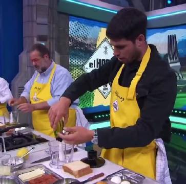 阿尔卡拉斯连续两年蝉联ATP送蛋王，2025年横扫35盘6-0、6-1