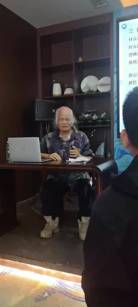 林大师穿军装直播引热议，灌篮高手电影涉冲绳历史争议