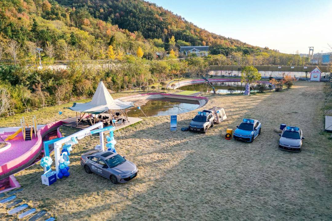 智驾潮涌，朗逸 Pro 破局而来 8.88万元起售价燃动南京