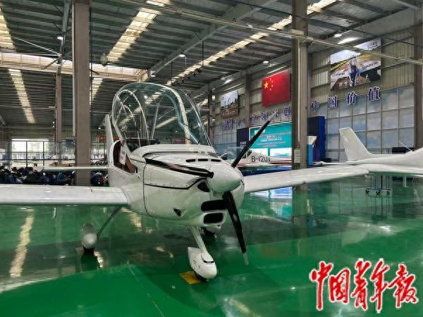 山河星航实业股份有限公司展示的低空经济相关产品。中青报·中青网记者 贾骥业/摄