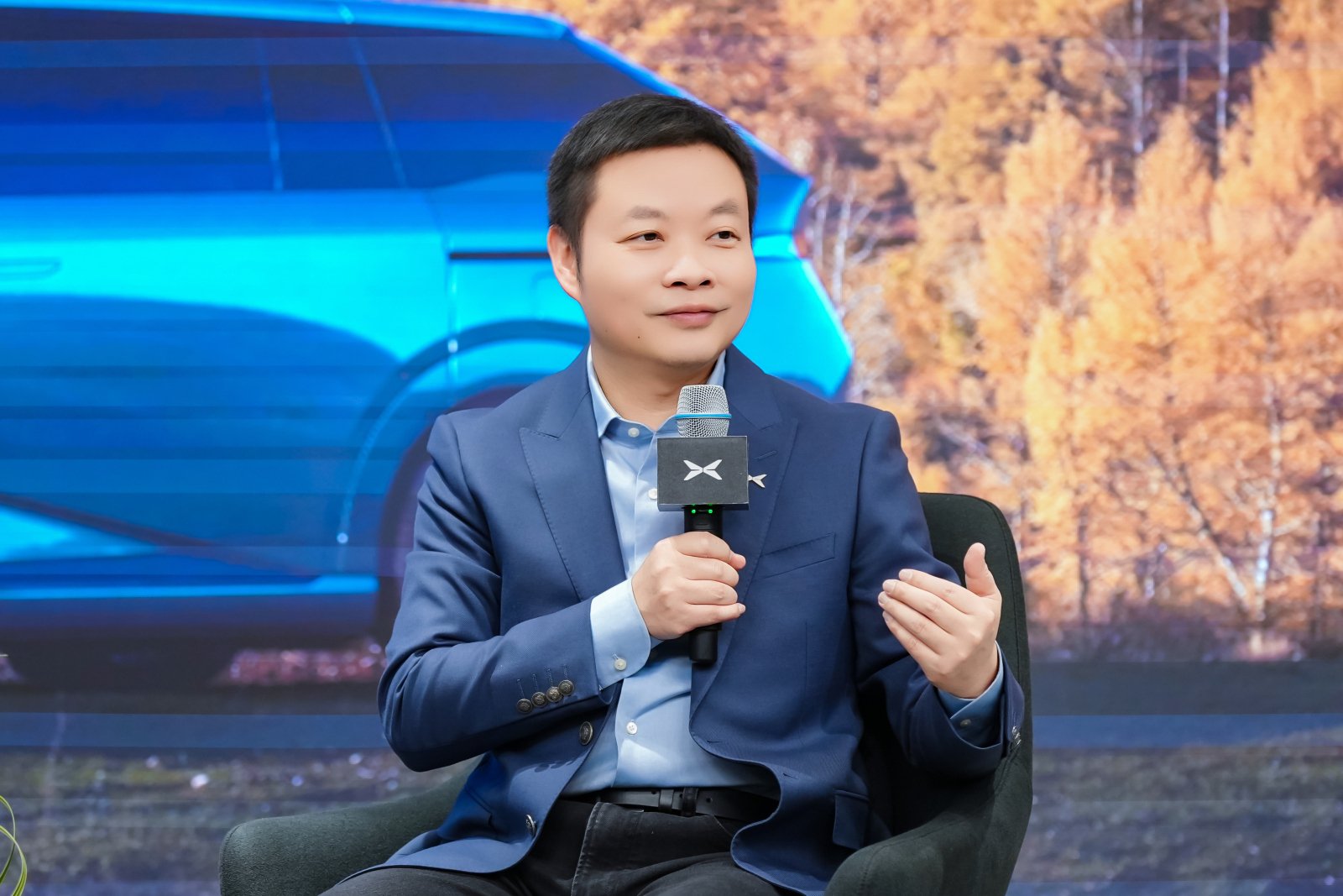 访谈丨何小鹏：车企都战战兢兢，明年车市竞争更加残酷和血腥