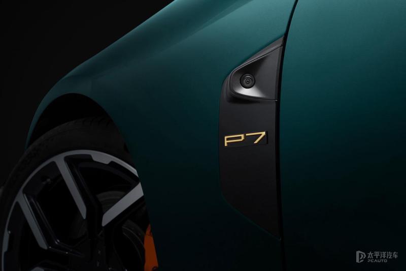 小鹏P7老车主复购新P7 车标可升级为24K金