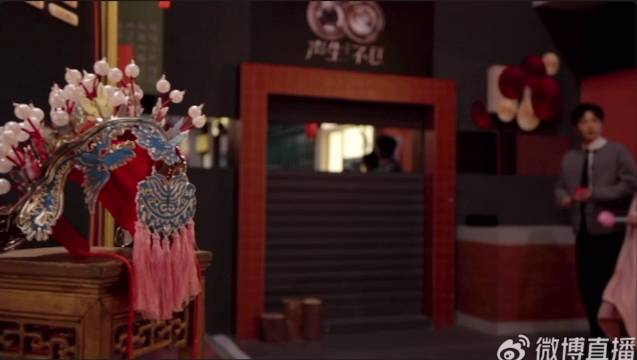 颜人中王赫野黄霄雲同框亮相，三人风格各异引期待