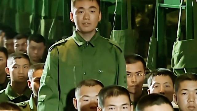 背会保密守则，写信寄给俺爹，许三多只需稍加出手，便能送走所有人