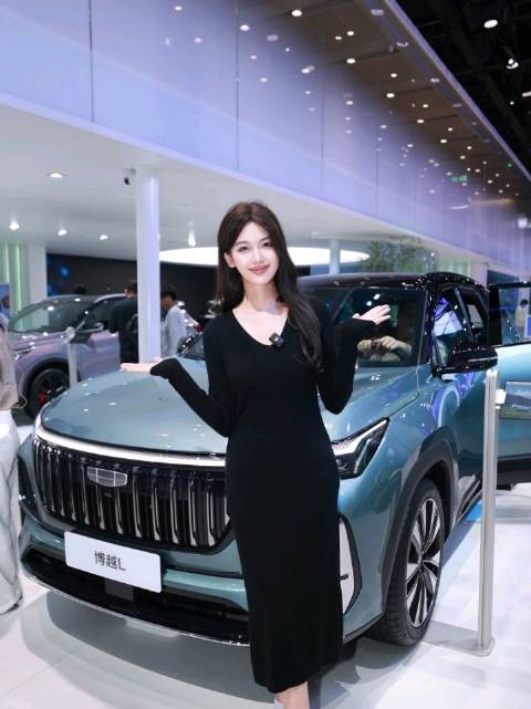 在广州车展的吉利展台 遇到这台销冠：第四代博越L
