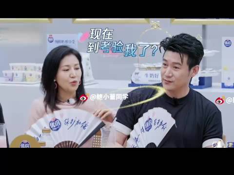 郑钧看戏还补d，最后瓜落在自己身上，我和闺蜜谁好看