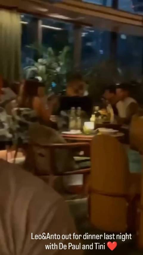 昨晚Leo和Anto与De Paul和Tini一起外出用餐