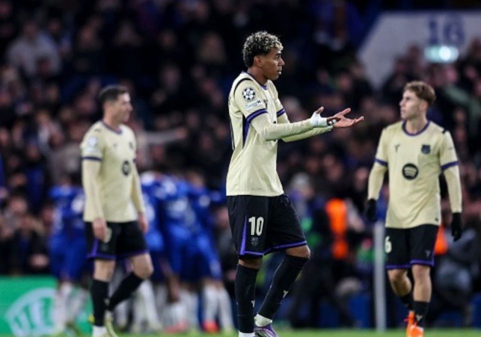 欧冠疯狂1夜：巴萨遭0-3暴锤 曼城0-2爆冷 62岁穆帅送贾府8连败