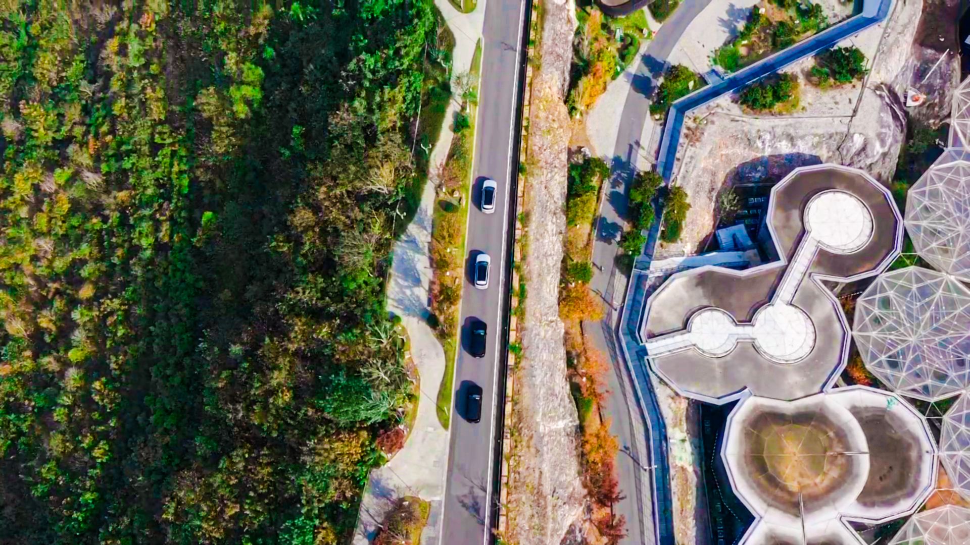 腾势N8L：超豪华大六座纵享丝滑